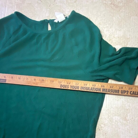 Green Short Sleeve Ribbed Knit Dress With Keyhole Back & High-Low Hem Size M - Picture 4 of 5